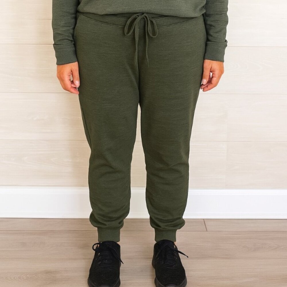 Jaanuu Women's Green High Rise Relaxed Fit Jogger Scrub Pants size medium